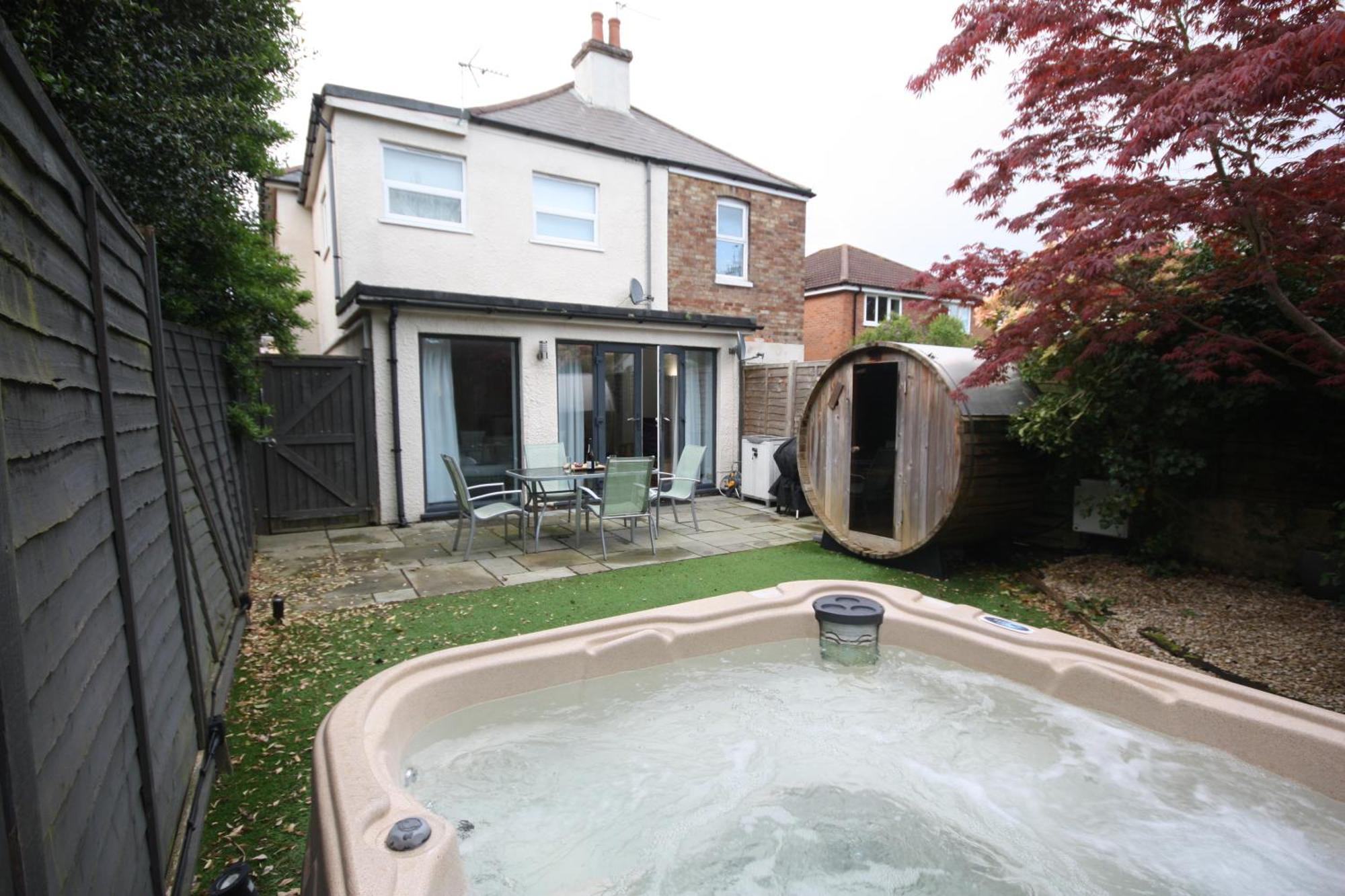 Bournemouth Hot Tub & Sauna Holiday Let Zewnętrze zdjęcie